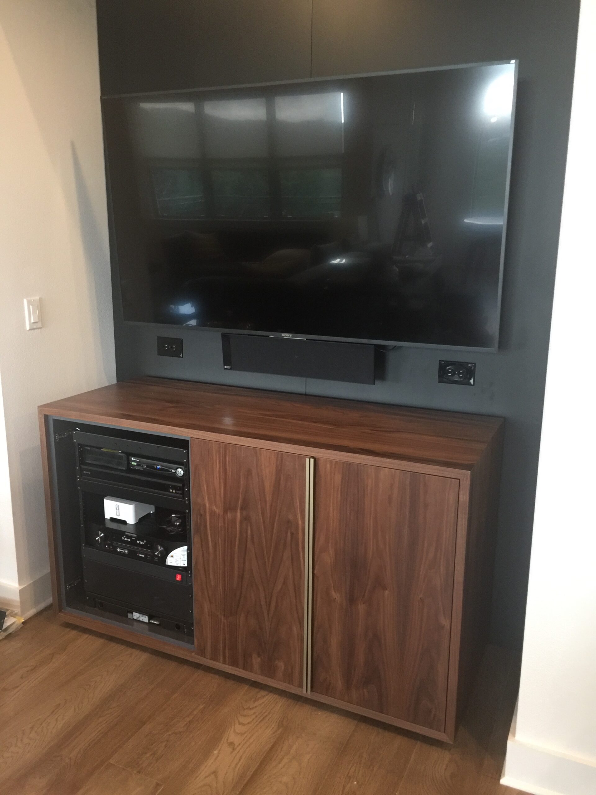 Flat screen mounted TV